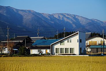 マキノのメタセコイア並木道にある会社 青谷建築工房の施工事例「【自然を五感で感じる】リビングから四季を楽しめる家」の画像