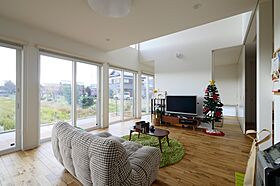 マキノのメタセコイア並木道にある会社 青谷建築工房の施工事例「【自然を五感で感じる】リビングから四季を楽しめる家」の画像2