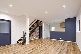 コージーホームの施工事例「吹き抜けとリビング階段の家」の画像1