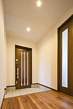 和風・和モダンスタイルの玄関 コージーホームの事例画像