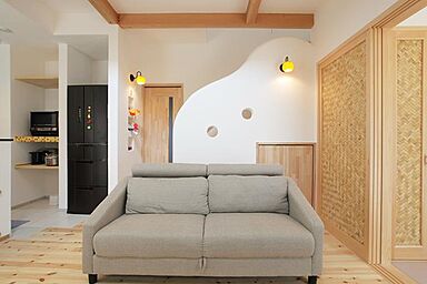 無添加住宅 コラボハウスの施工事例「~風の中道~心地よい風と住む家」の画像3