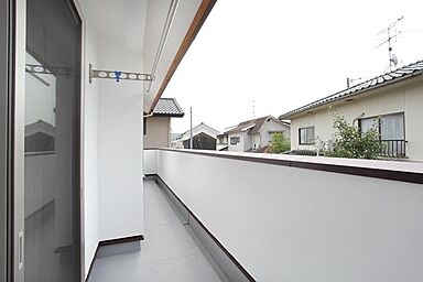 無添加住宅 コラボハウスの施工事例「~風の中道~心地よい風と住む家」の画像6