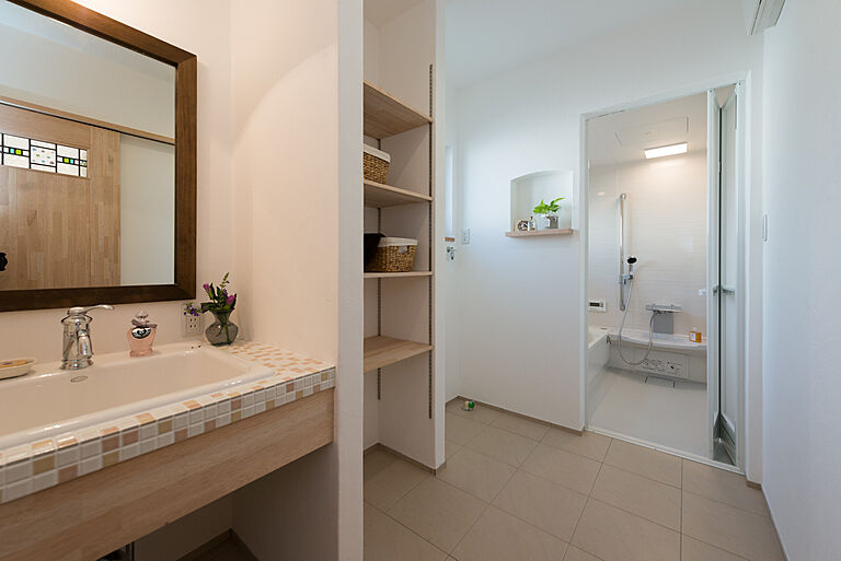 無添加住宅 コラボハウスの公式画像_洗面2