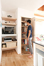 木の家スタイルの収納 無添加住宅 コラボハウスの事例画像