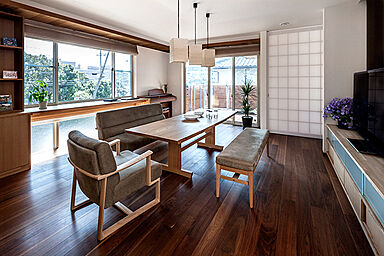 住友林業株式会社 長町モールサイドの施工事例「わが家の中心はゆったりダイニング」の画像2