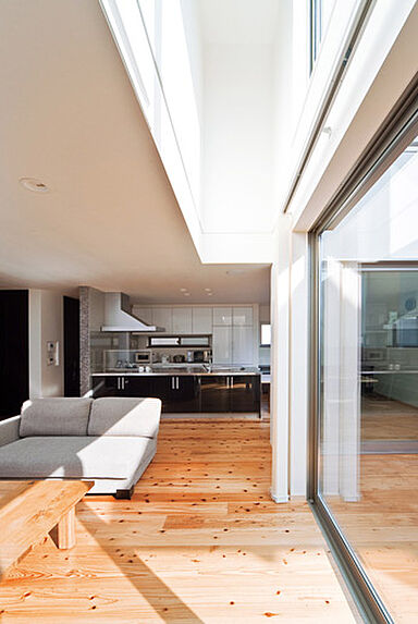 住友林業株式会社 長町モールサイドの施工事例「住宅密集地でも採光・通風たっぷりの家」の画像6