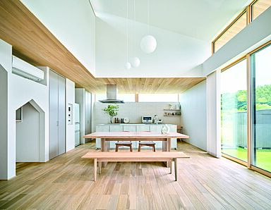 住友林業株式会社の施工事例「家族が健やかに暮らす勾配天井のある平屋」の画像1