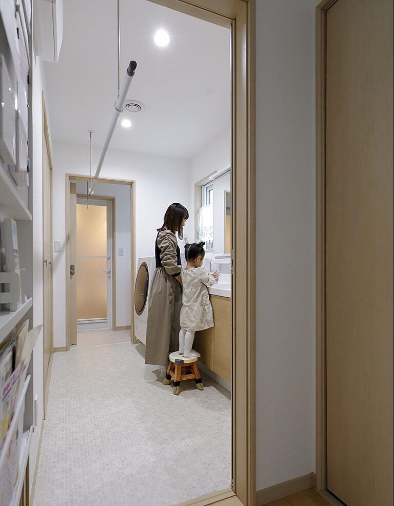 一条工務店 盛岡日報東展示場の公式画像_洗面4