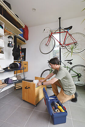 一条工務店 エコノハ仙台港展示場の施工事例「土間を広く、こだわりの趣味空間。」の画像3