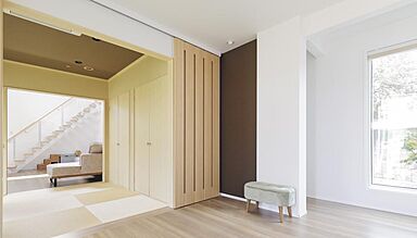 一条工務店 エコノハ仙台港展示場の施工事例「猫もよろこぶ暖かさ。大きな吹き抜けのある開放的な住まい」の画像2