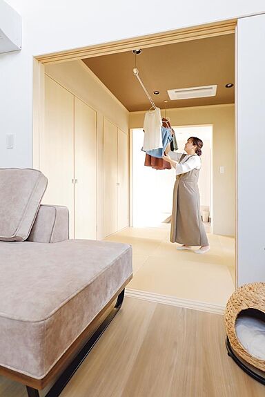 一条工務店 エコノハ仙台港展示場の施工事例「猫もよろこぶ暖かさ。大きな吹き抜けのある開放的な住まい」の画像3