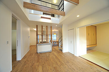 太陽住宅の施工事例「たくさんの陽射しを採り入れる家」の画像1