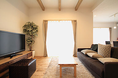 太陽住宅の施工事例「自分らしく飾る家」の画像1