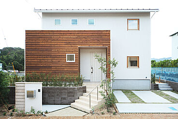 太陽住宅の施工事例「木をふんだんに使った住まい」の画像