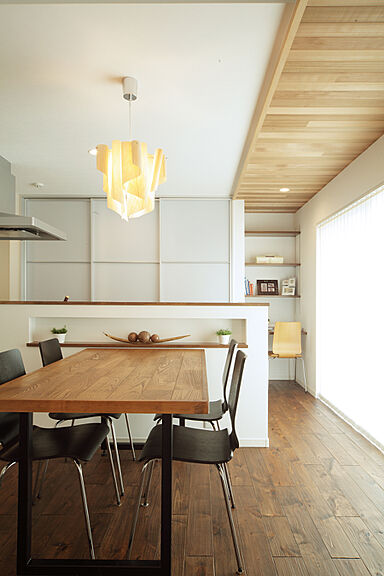 太陽住宅の施工事例「木をふんだんに使った住まい」の画像2