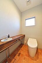 木の家スタイルのトイレ 太陽住宅の事例画像