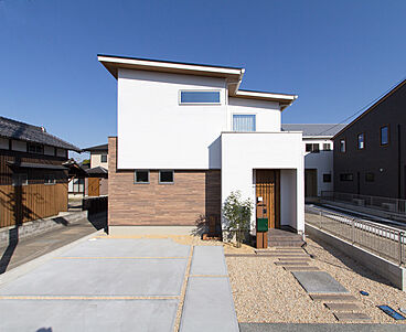 太陽住宅の施工事例「家族の程よい距離感の家」の画像