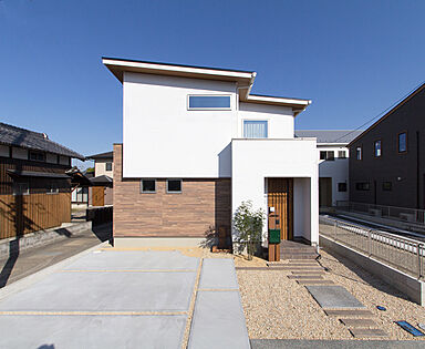 太陽住宅の施工事例「家族の程よい距離感の家」の画像