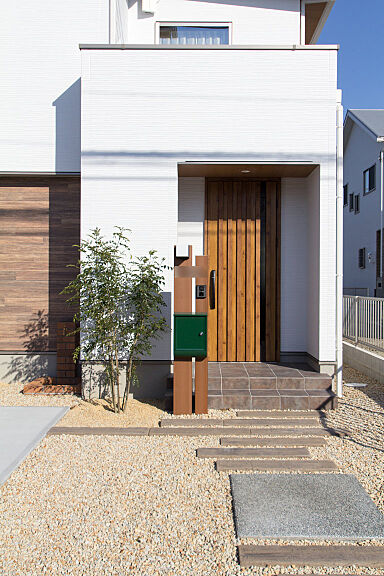 太陽住宅の施工事例「家族の程よい距離感の家」の画像1