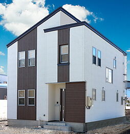 株式会社サンクリエイトホームの施工事例「収納たっぷり♪ホワイト基調にダーク系がポイントのオール電化住宅」の画像