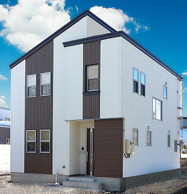 株式会社サンクリエイトホームの施工事例「収納たっぷり♪ホワイト基調にダーク系がポイントのオール電化住宅」の画像