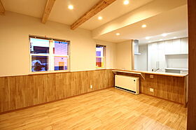 株式会社サンクリエイトホームの施工事例「自然素材をふんだんに取り入れたインナーベランダとロフトのある家」の画像1