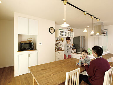 株式会社 田舎暮しの施工事例「造作キッチンで北欧カフェ気分の平屋」の画像