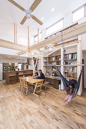株式会社 田舎暮しの施工事例「空中ライブラリー!お子様が喜ぶアスレチックな平屋」の画像2
