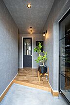 木の家スタイルの玄関 株式会社 田舎暮しの事例画像