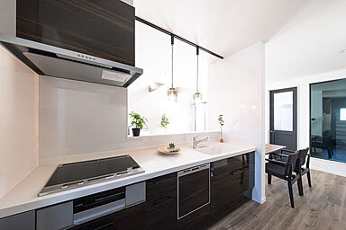 株式会社 田舎暮しの施工事例「日々の暮しを大切にしたビルトインガレージのある住まい」の画像6