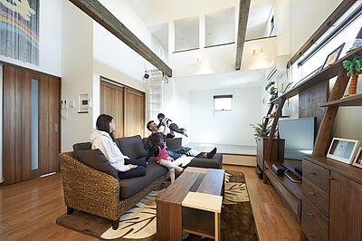 木の家スタイルのリビング ポラスグループの注文住宅ブランド 北辰工務店の事例画像