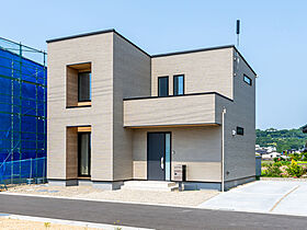 ひのき住宅【工務店で建てるデザイナーズハウス】の施工事例「【吹き抜け】次世代仕様の高気密高断熱の家」の画像1