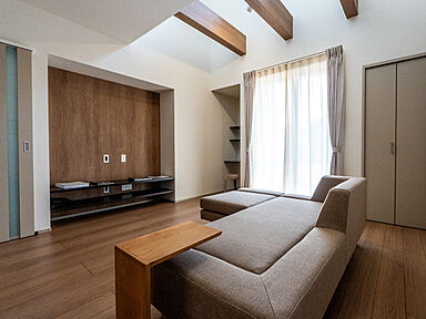 ひのき住宅【工務店で建てるデザイナーズハウス】の施工事例「【吹き抜け】次世代仕様の高気密高断熱の家」の画像2