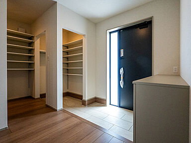 ひのき住宅【工務店で建てるデザイナーズハウス】の施工事例「【吹き抜け】次世代仕様の高気密高断熱の家」の画像6