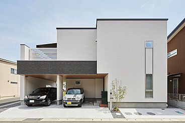 ひのき住宅の施工事例「バルコニーで家族と団らんを楽しむ理想の暮らし」の画像