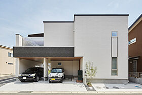 ひのき住宅の施工事例「バルコニーで家族と団らんを楽しむ理想の暮らし」のメイン画像