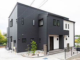 株式会社東栄住宅の施工事例「長く住んでも飽きが来ない、将来を見据えた二世帯住宅」のメイン画像