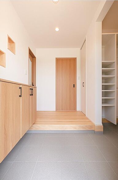 イシンホーム 福山店の施工事例「家族それぞれの趣味のスペースがある家」の画像1