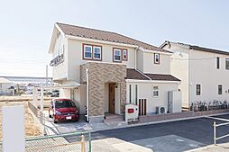 株式会社八幡の施工事例「吹き抜けとリビング階段で解放感を楽しむ家」の画像