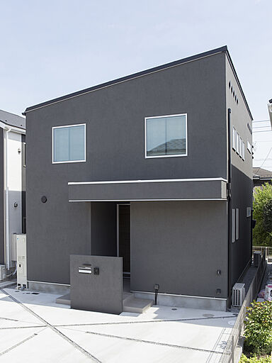 株式会社八幡の施工事例「間接照明の柔らかな光が寛ぎをもたらすLDK」の画像