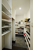 シンプルモダンスタイルの収納 株式会社八幡の事例画像