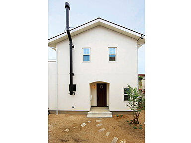 【サーラ住宅】外断熱工法で建てる注文住宅の施工事例「薪ストーブを設置した通り土間のある家」の画像6