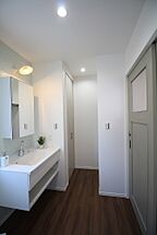シンプルモダンスタイルの洗面所 株式会社ハイスペースの事例画像