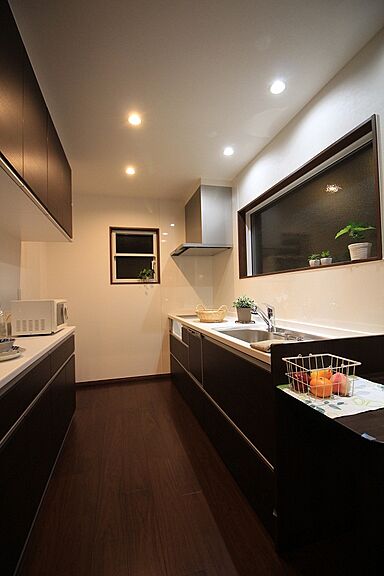 株式会社ハイスペースの施工事例「南国リゾートの雰囲気に吹抜けを取入れたリビングの家」の画像4