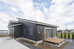 セキスイハイム 三軒屋パルフェ展示場の施工事例「黒のスタイリッシュな平屋住宅.」の画像
