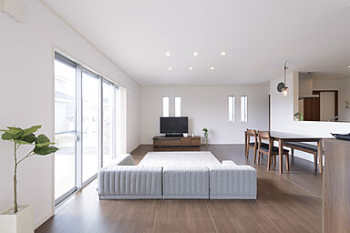 日栄商事株式会社の施工事例「黒のスタイリッシュな平屋住宅.」の画像3