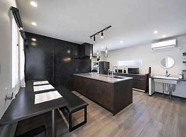 日栄商事株式会社の施工事例「愛犬との暮らしと仕事を両立させたこだわりの平屋」の画像3