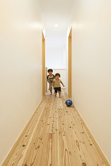 G-C-HOMEの施工事例「「澄んだ空気と光に包まれる」無垢のお家」の画像5