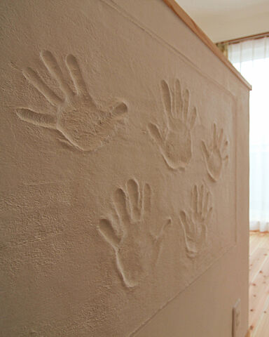 G-C-HOMEの施工事例「和を愛でる、塗り壁と無垢材が創る穏やかな空間」の画像