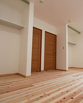 G-C-HOMEの施工事例「和を愛でる、塗り壁と無垢材が創る穏やかな空間」の画像7